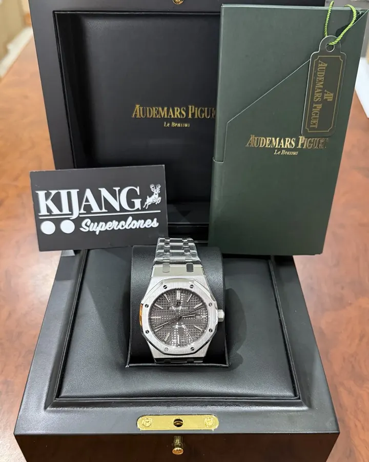 Royal Oak Grey QC photo