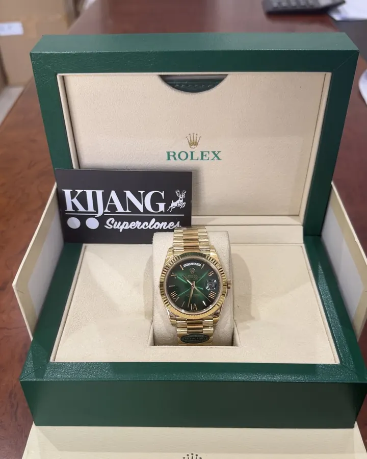 Day-Date Gold Green Roman QC photo